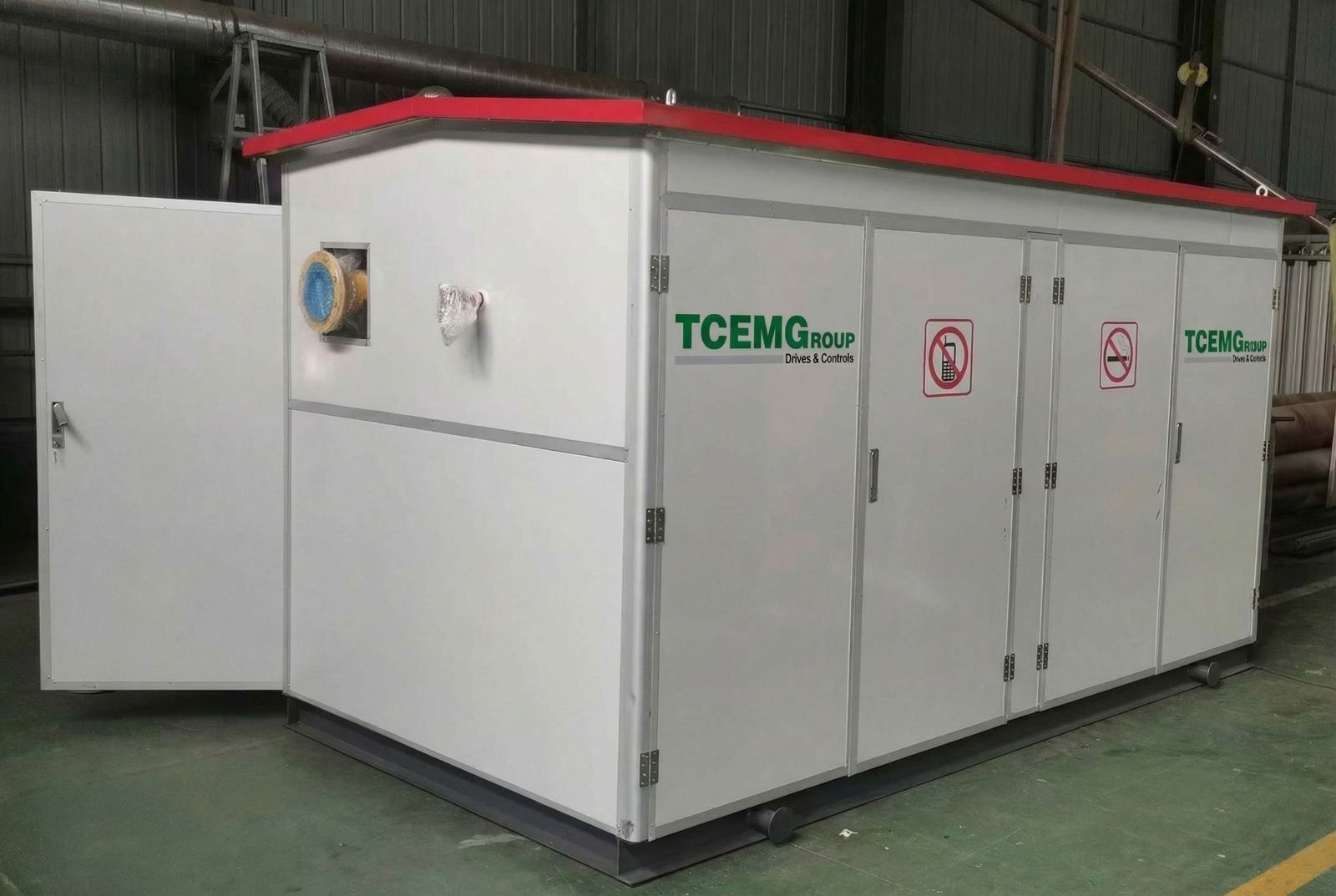 Containerized gas distribution station